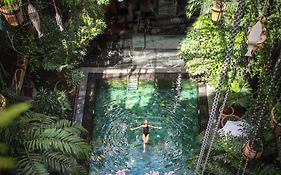 瑪農勒斯套房古斯米登酒店